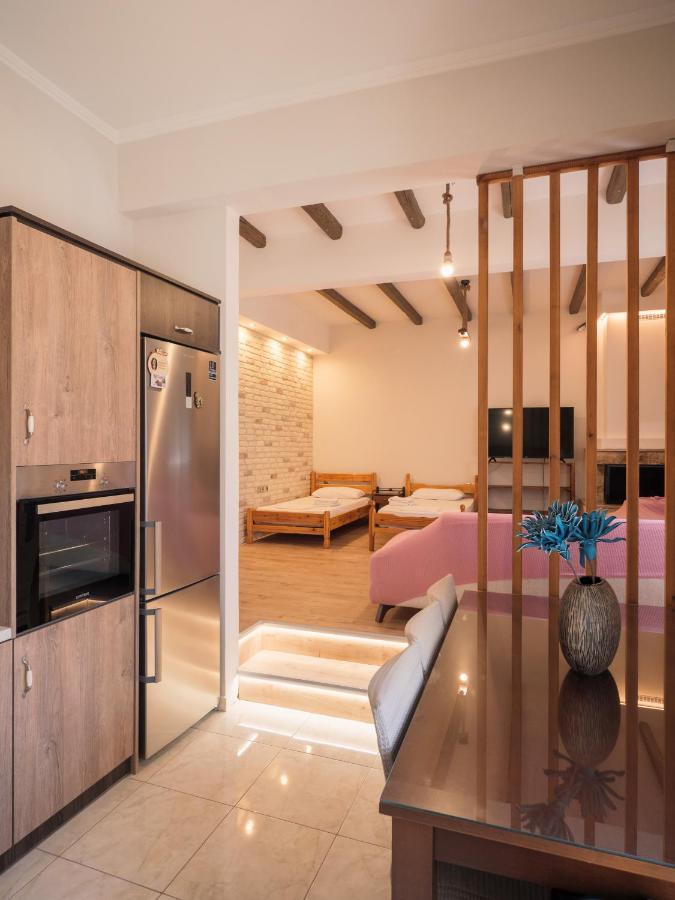 Kellys Cozy One Bedroom House Next To The Beach Ikonomianika Exterior photo